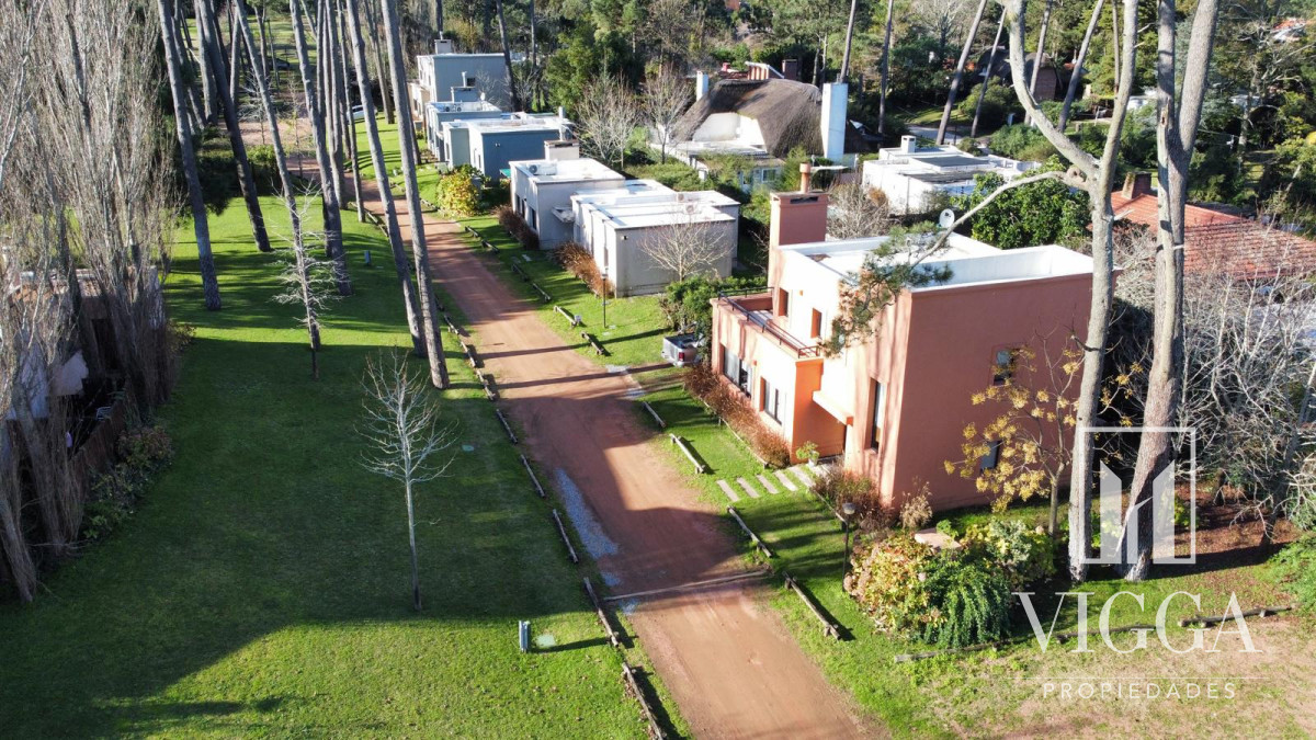 Terreno ID.152 - Venta Terreno Barrio Privado Parque Pinares 200 mts del mar