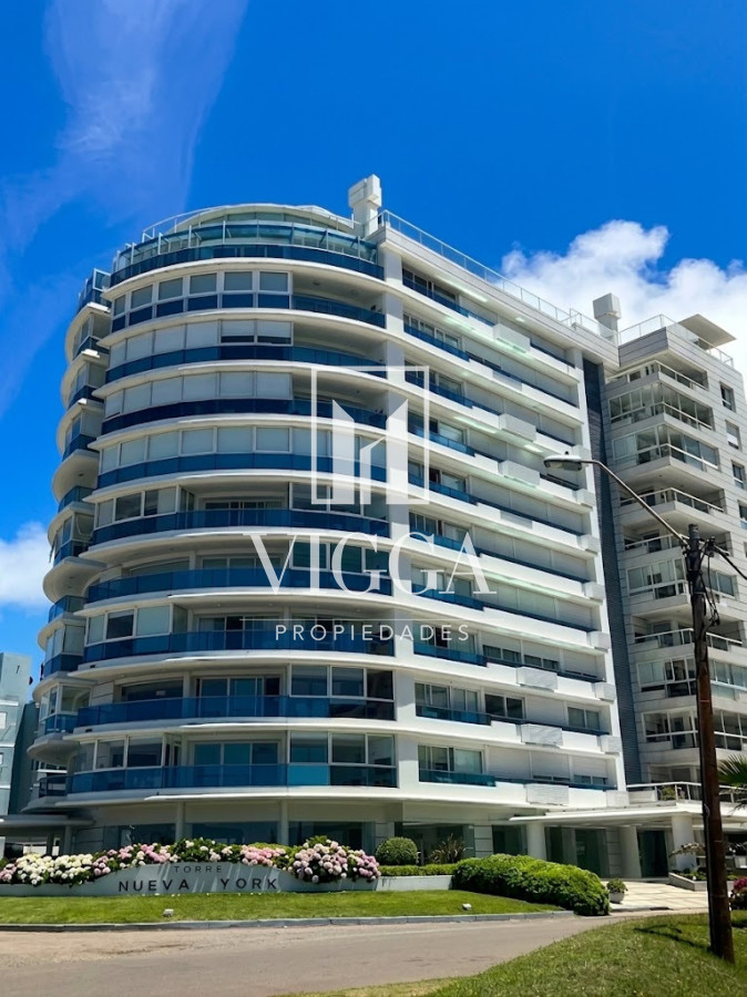Apartamento ID.126/ - Apartamento en venta tres dormitorios Punta del Este
