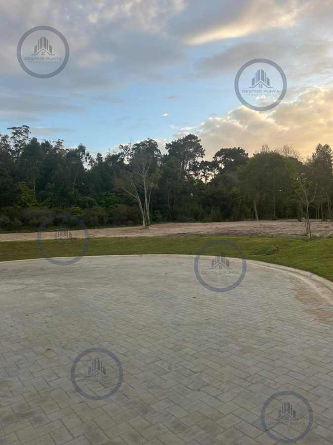 Amplio terreno en venta Rincón del Indio, Punta del Este — fotografía 1