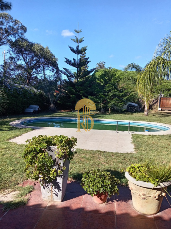 CASA EN VENTA EN PINARES -id-954
