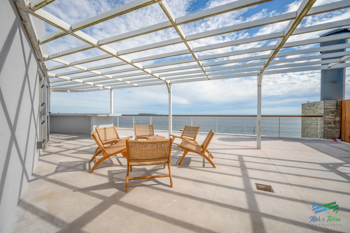 Apartamento ID.5086 - Espectacular PentHouse 4 Dormitorios, Terraza EXCLUSIVA & Todos los Servicios, Edificio ISABEL, Punta Del Este