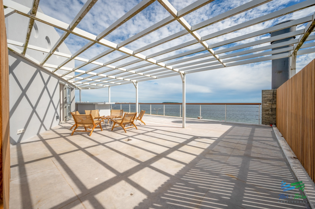 Apartamento ID.5086 - Espectacular PentHouse 4 Dormitorios, Terraza EXCLUSIVA & Todos los Servicios, Edificio ISABEL, Punta Del Este