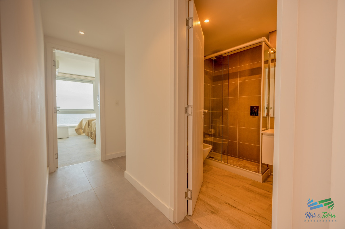 Apartamento ID.5086 - Espectacular PentHouse 4 Dormitorios, Terraza EXCLUSIVA & Todos los Servicios, Edificio ISABEL, Punta Del Este