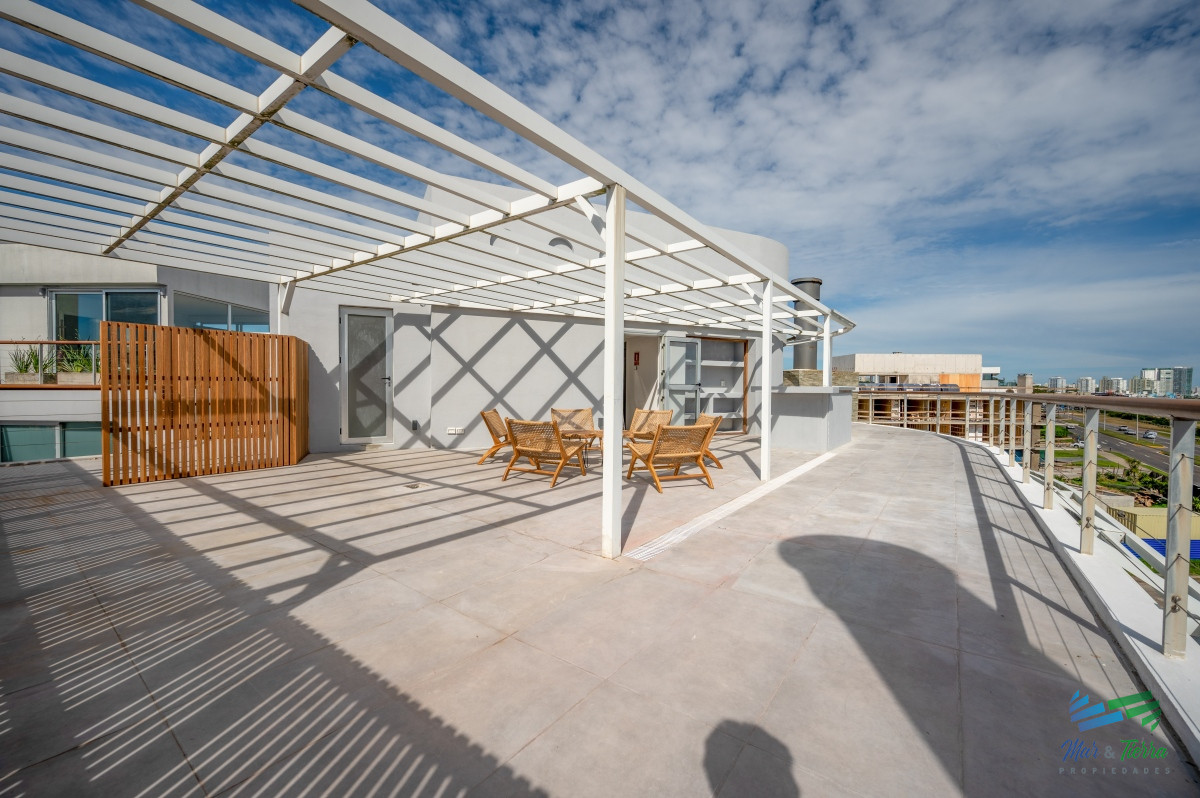 Apartamento ID.5086 - Espectacular PentHouse 4 Dormitorios, Terraza EXCLUSIVA & Todos los Servicios, Edificio ISABEL, Punta Del Este