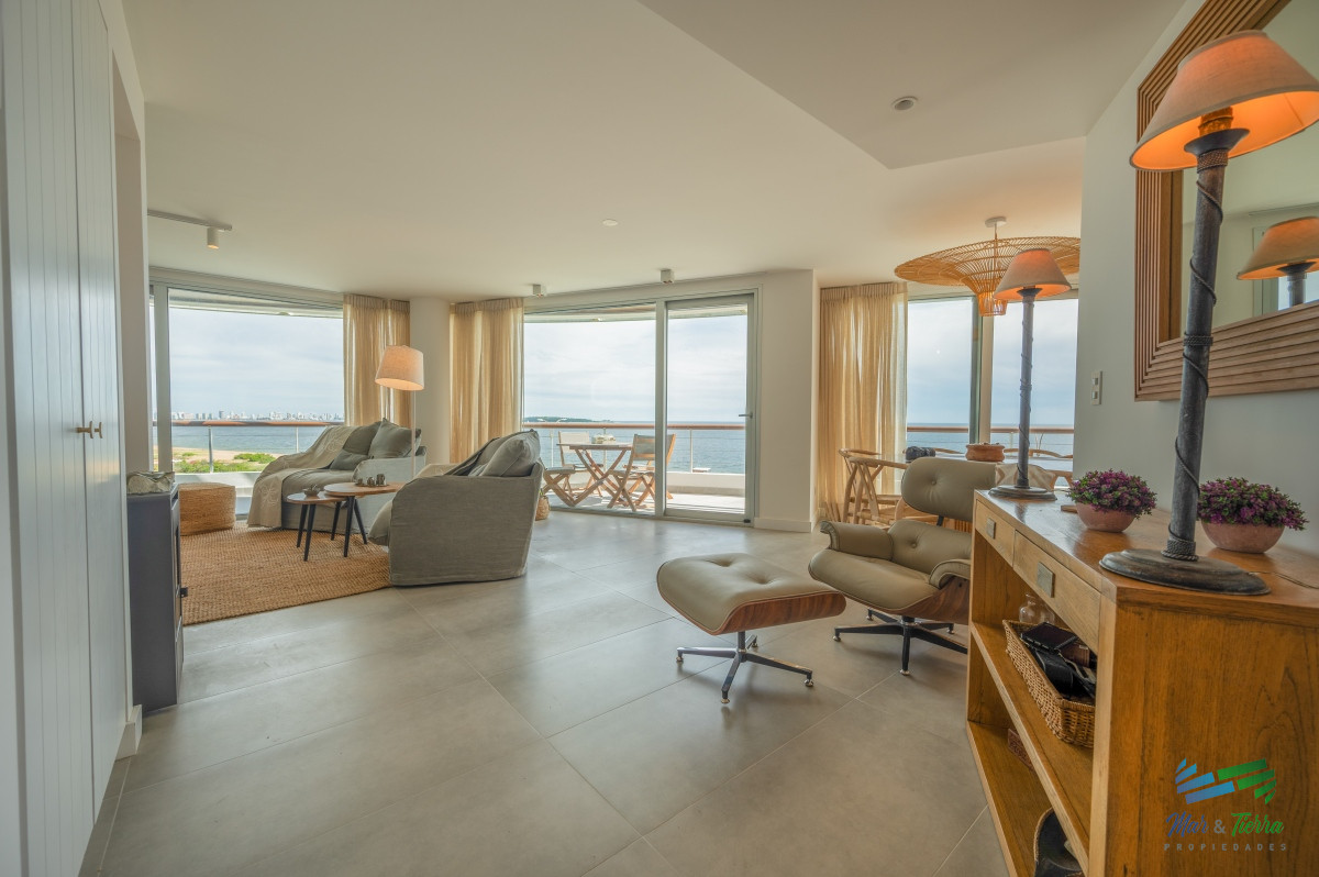 Apartamento ID.5086 - Espectacular PentHouse 4 Dormitorios, Terraza EXCLUSIVA & Todos los Servicios, Edificio ISABEL, Punta Del Este