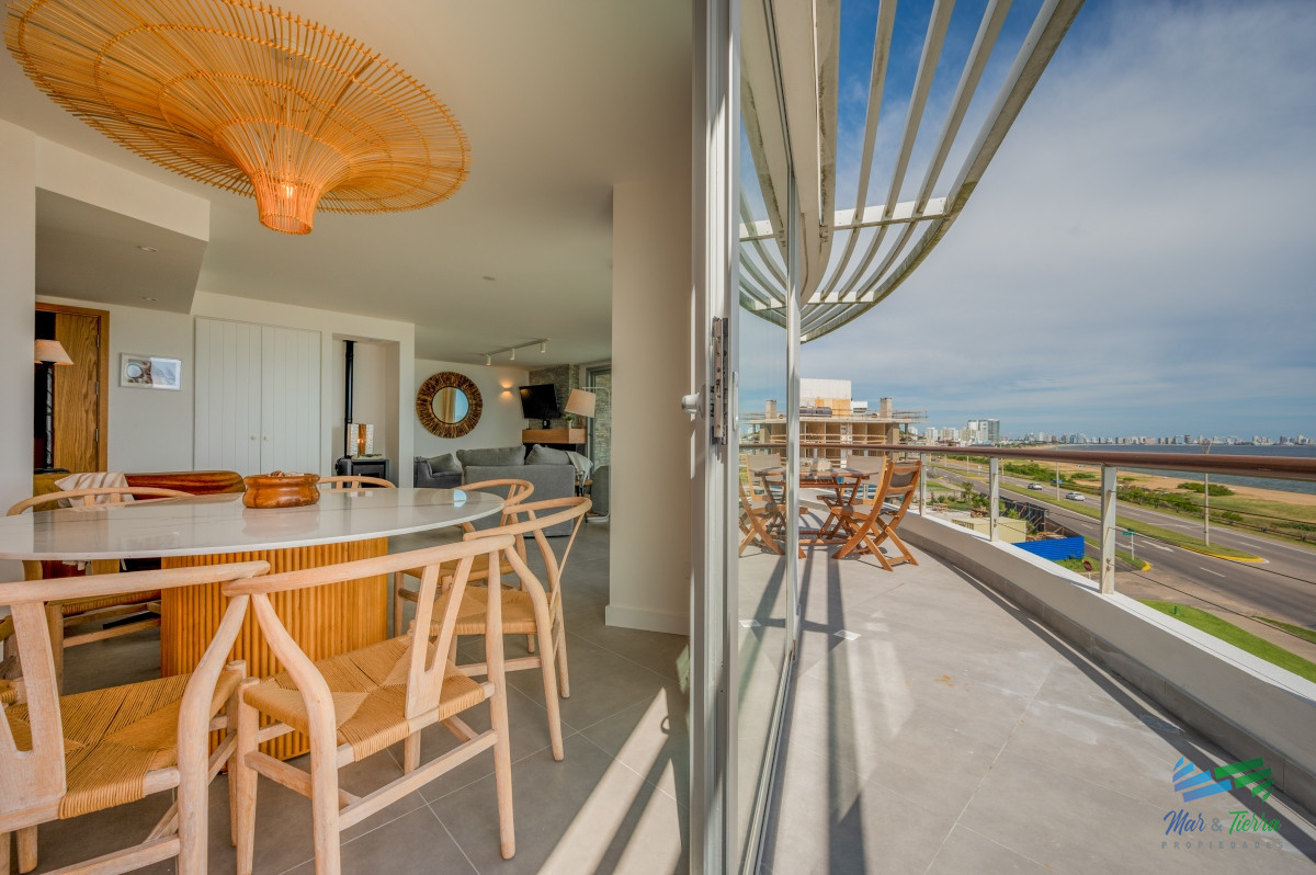Apartamento ID.5086 - Espectacular PentHouse 4 Dormitorios, Terraza EXCLUSIVA & Todos los Servicios, Edificio ISABEL, Punta Del Este
