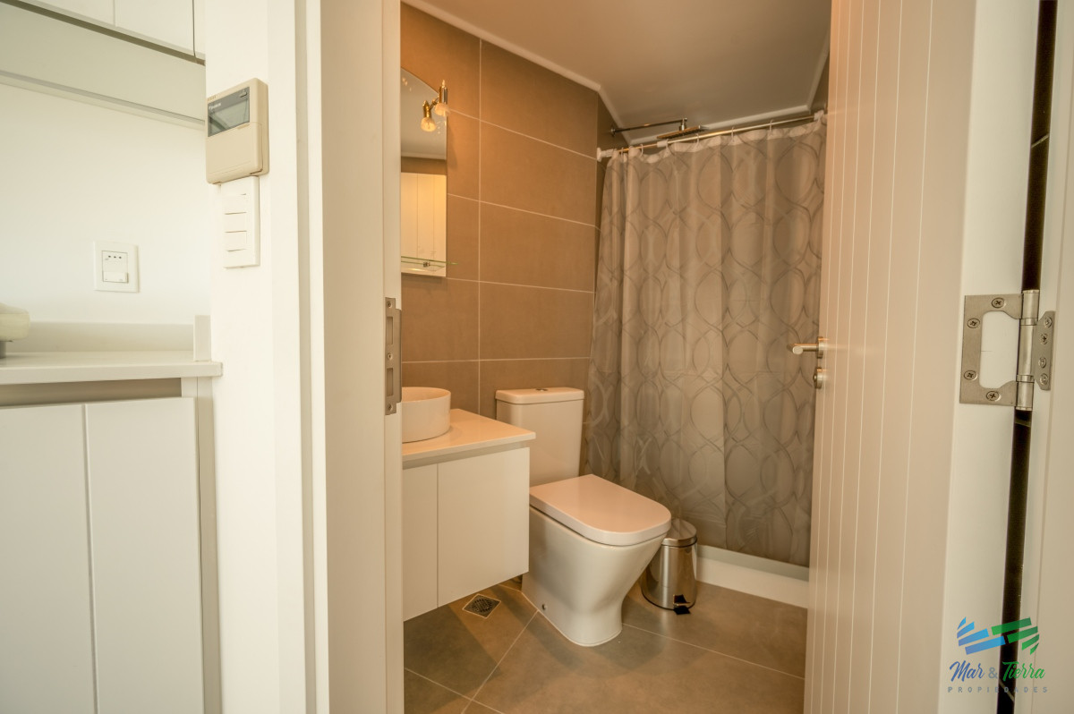 Apartamento ID.5086 - Espectacular PentHouse 4 Dormitorios, Terraza EXCLUSIVA & Todos los Servicios, Edificio ISABEL, Punta Del Este