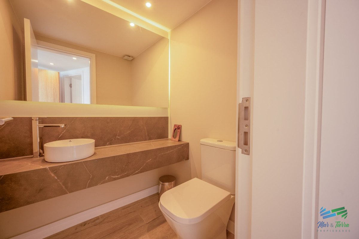 Apartamento ID.5086 - Espectacular PentHouse 4 Dormitorios, Terraza EXCLUSIVA & Todos los Servicios, Edificio ISABEL, Punta Del Este