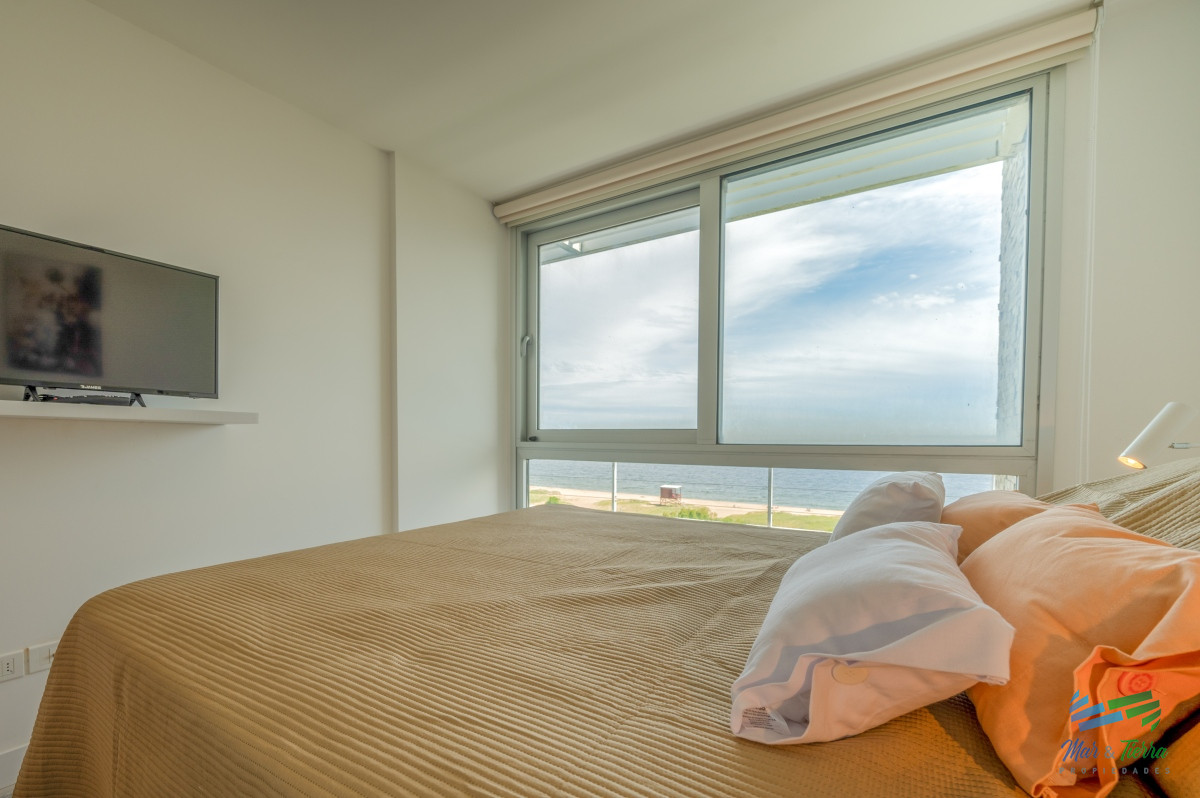 Apartamento ID.5086 - Espectacular PentHouse 4 Dormitorios, Terraza EXCLUSIVA & Todos los Servicios, Edificio ISABEL, Punta Del Este