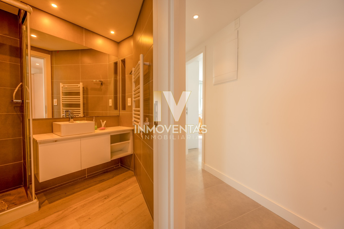 Apartamento ID.4343 - Espectacular PentHouse 4 Dormitorios, Terraza EXCLUSIVA & Todos los Servicios, Edificio ISABEL, Punta Del Este