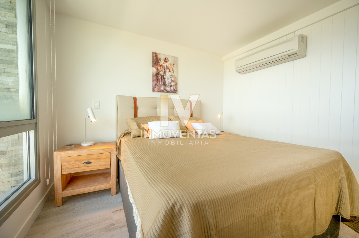 Apartamento ID.4343 - Espectacular PentHouse 4 Dormitorios, Terraza EXCLUSIVA & Todos los Servicios, Edificio ISABEL, Punta Del Este