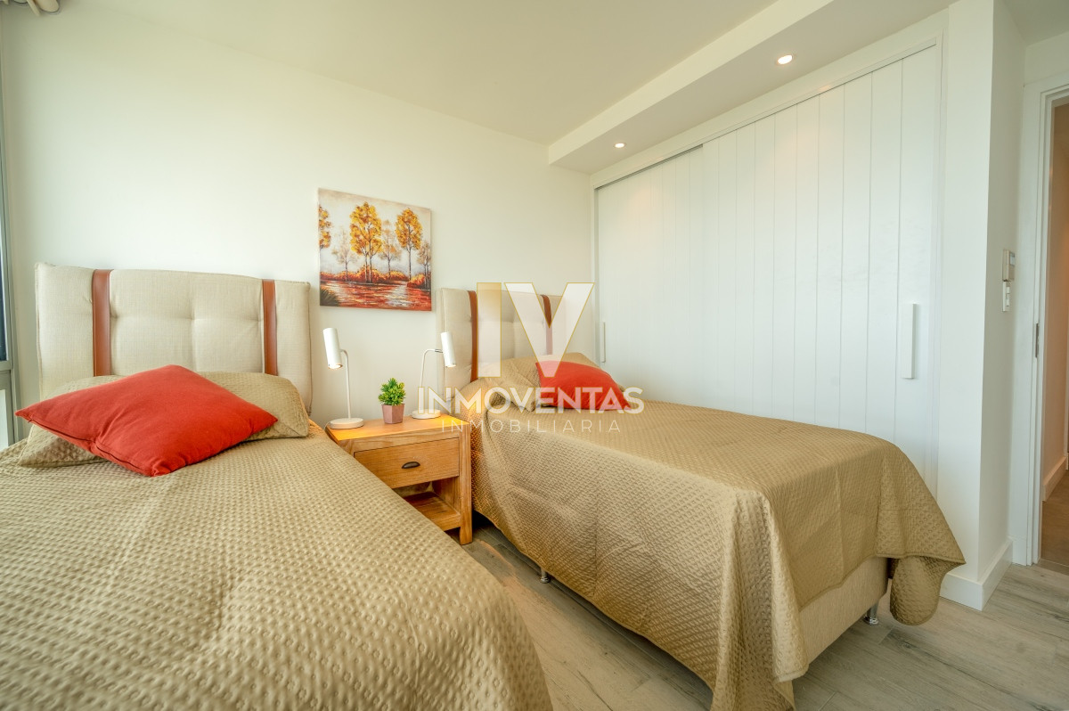 Apartamento ID.4343 - Espectacular PentHouse 4 Dormitorios, Terraza EXCLUSIVA & Todos los Servicios, Edificio ISABEL, Punta Del Este