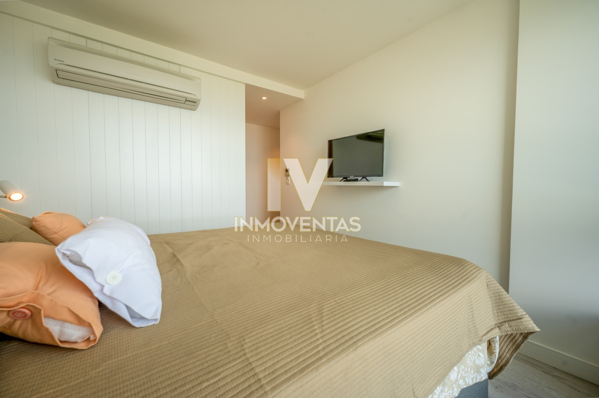 Apartamento ID.4343 - Espectacular PentHouse 4 Dormitorios, Terraza EXCLUSIVA & Todos los Servicios, Edificio ISABEL, Punta Del Este