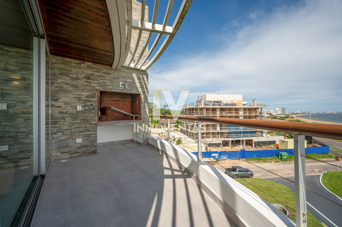 Apartamento ID.4343 - Espectacular PentHouse 4 Dormitorios, Terraza EXCLUSIVA & Todos los Servicios, Edificio ISABEL, Punta Del Este