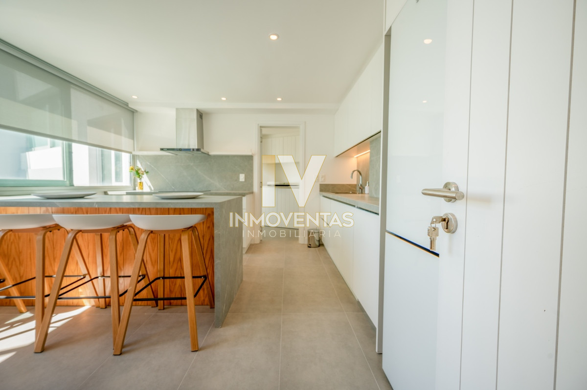 Apartamento ID.4343 - Espectacular PentHouse 4 Dormitorios, Terraza EXCLUSIVA & Todos los Servicios, Edificio ISABEL, Punta Del Este