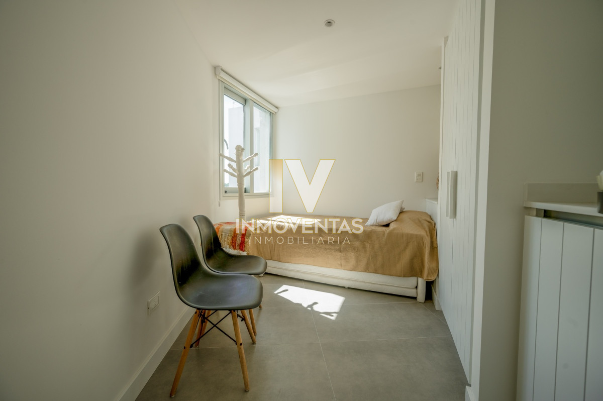 Apartamento ID.4343 - Espectacular PentHouse 4 Dormitorios, Terraza EXCLUSIVA & Todos los Servicios, Edificio ISABEL, Punta Del Este