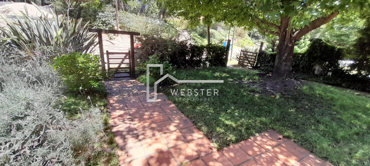 Casa ID.2036 - Oportunidad En San Rafael, PDE Casa Tradicional, Cancha y Quincho en 1574m2 