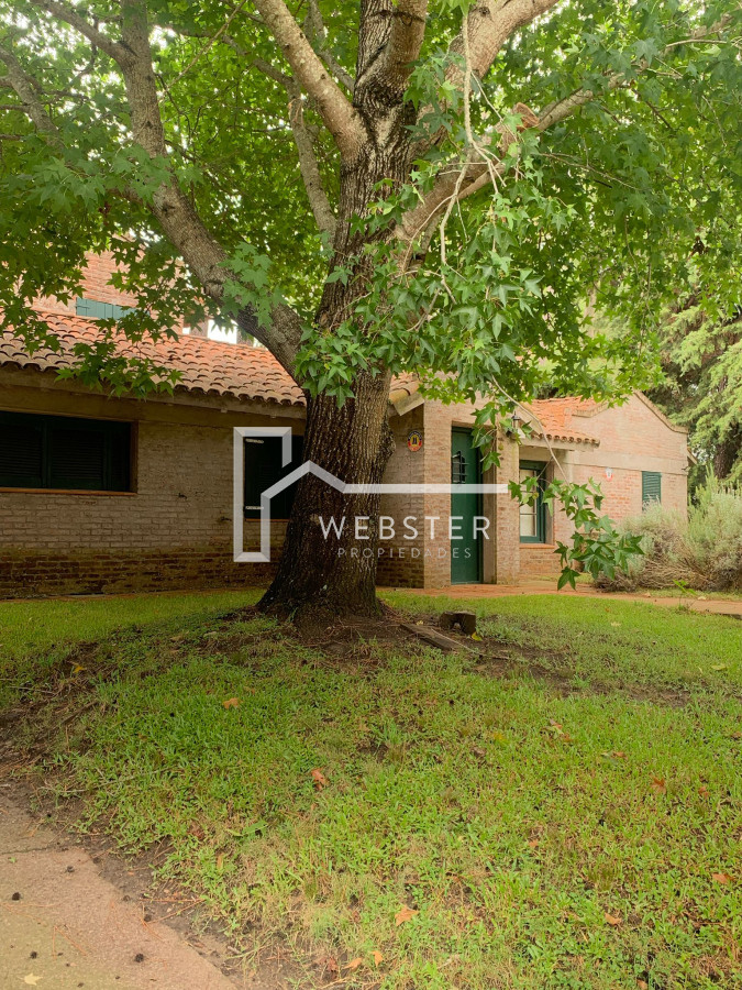 Casa ID.2036 - Oportunidad En San Rafael, PDE Casa Tradicional, Cancha y Quincho en 1574m2 