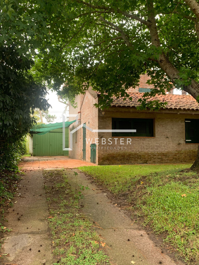 Casa ID.2036 - Oportunidad En San Rafael, PDE Casa Tradicional, Cancha y Quincho en 1574m2 