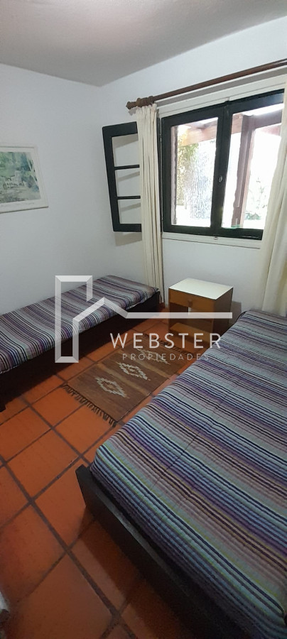 Casa ID.2036 - Oportunidad En San Rafael, PDE Casa Tradicional, Cancha y Quincho en 1574m2 