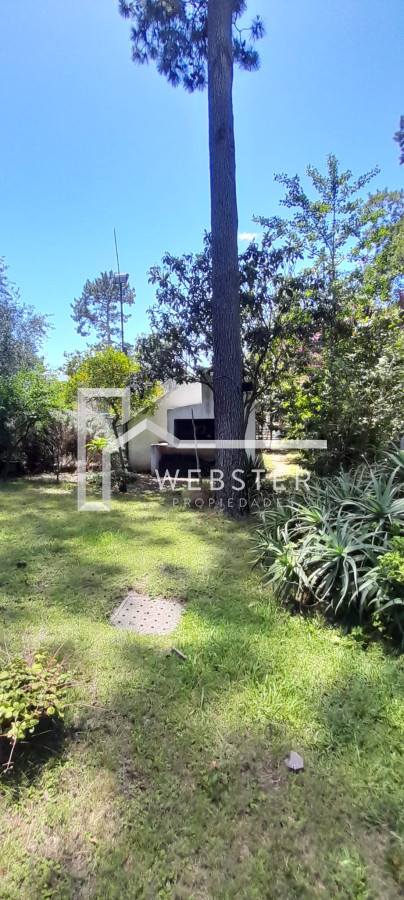 Casa ID.2036 - Oportunidad En San Rafael, PDE Casa Tradicional, Cancha y Quincho en 1574m2 