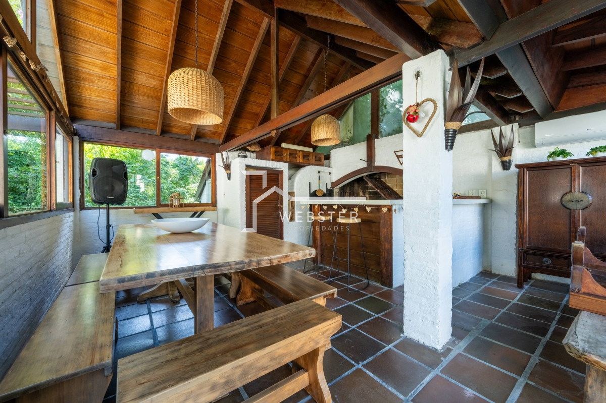 Casa ID.1298 - Impecable Residencia 5 Dormitorios, Jardín, Barbacoa & Piscina en Golf, Punta Del Este