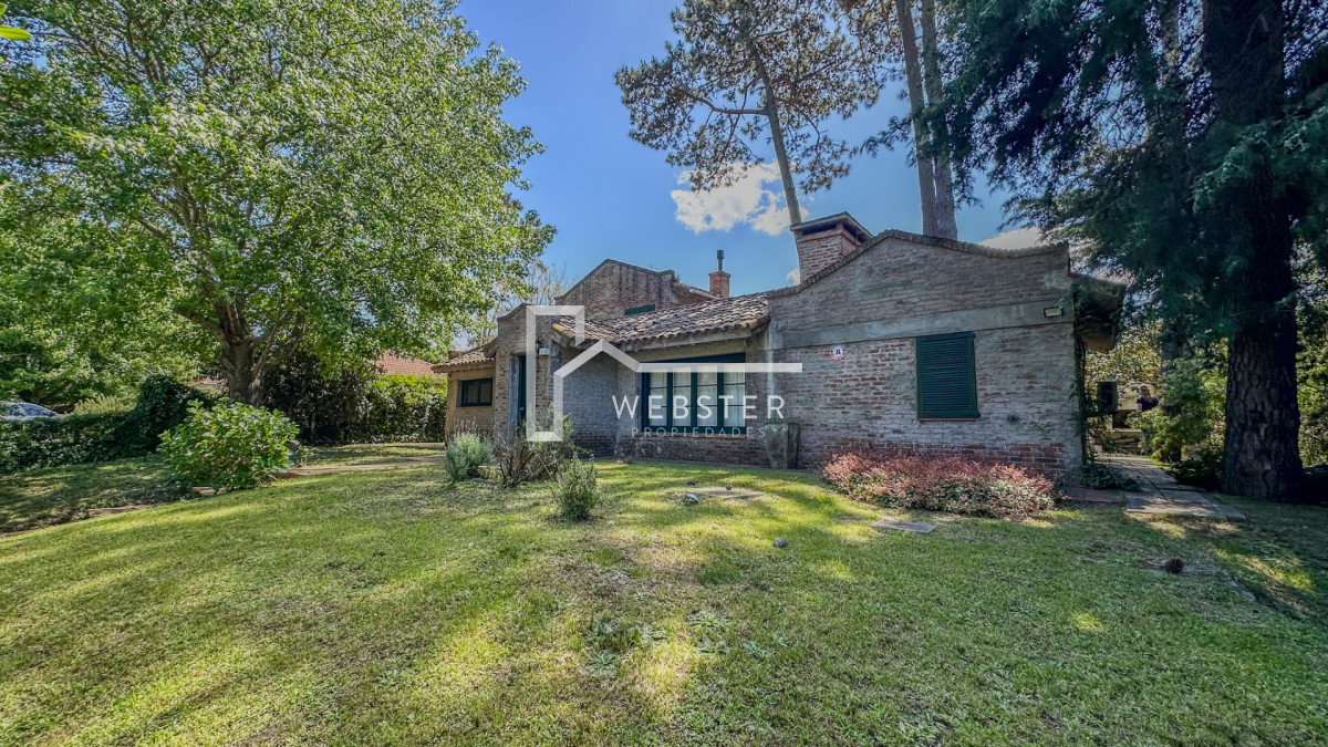 Casa ID.2036 - Oportunidad En San Rafael, PDE Casa Tradicional, Cancha y Quincho en 1574m2 