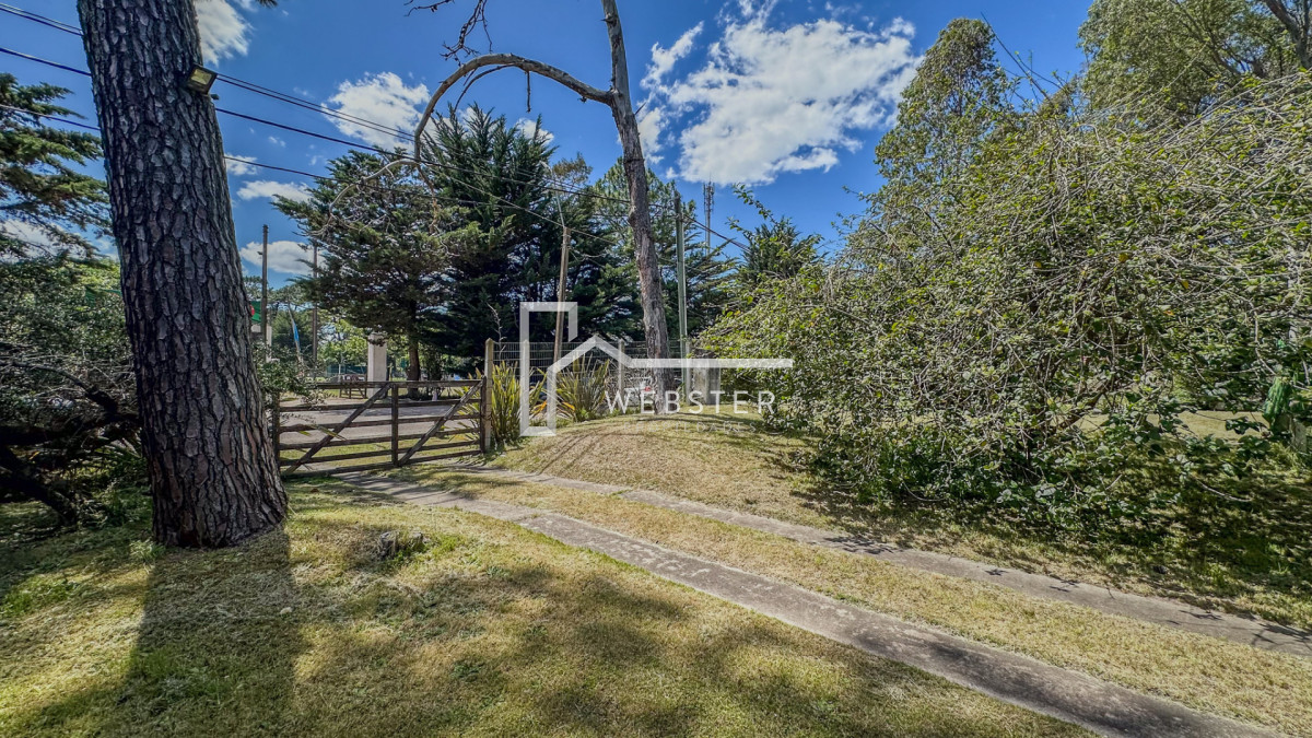 Casa ID.2036 - Oportunidad En San Rafael, PDE Casa Tradicional, Cancha y Quincho en 1574m2 