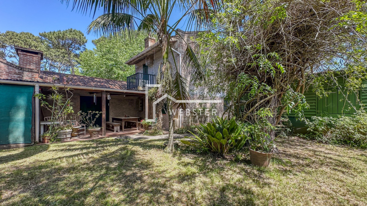 Casa ID.2036 - Oportunidad En San Rafael, PDE Casa Tradicional, Cancha y Quincho en 1574m2 