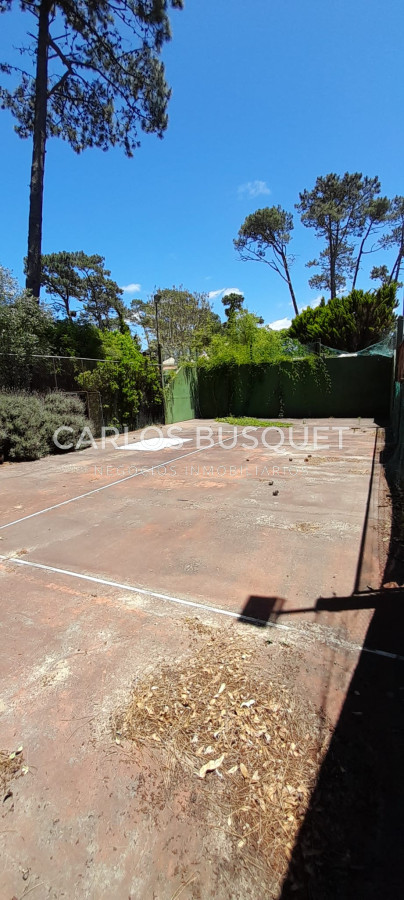 Casa ID.1060 - En Venta San Rafael, PDE Casa Tradicional, Cancha y Quincho en 1574m2 