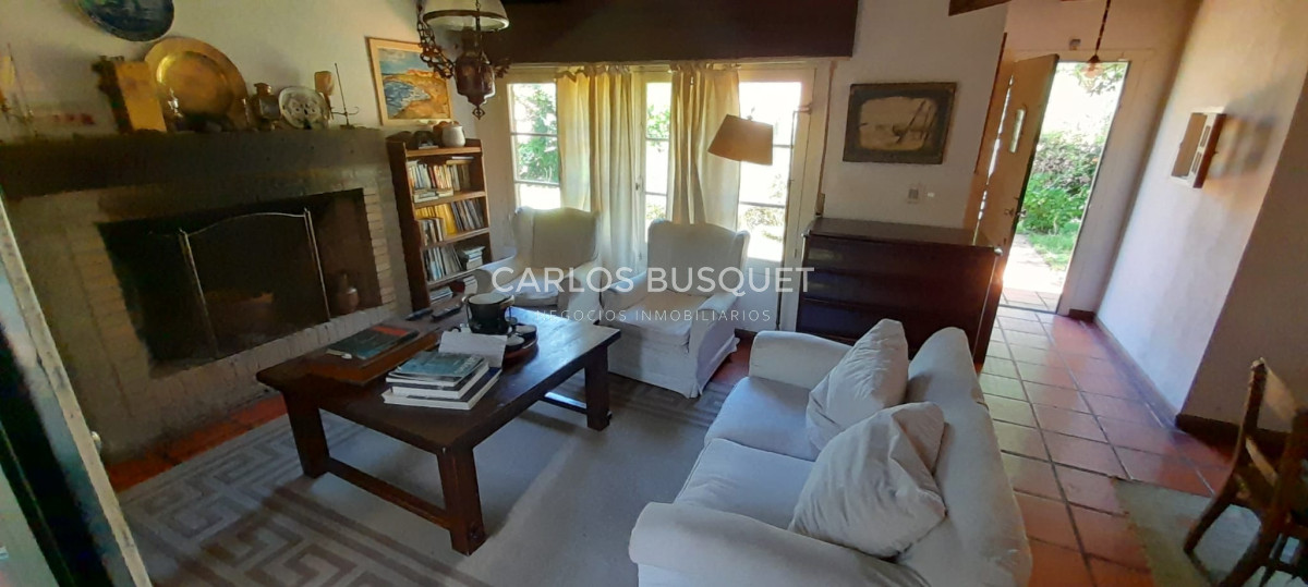 Casa ID.1060 - En Venta San Rafael, PDE Casa Tradicional, Cancha y Quincho en 1574m2 