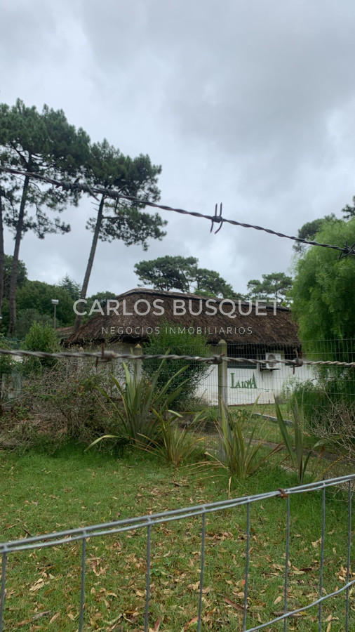 Casa ID.1061 - En Venta San Rafael, PDE Quincho Oficinas y Terreno Sobre Av Del Mar