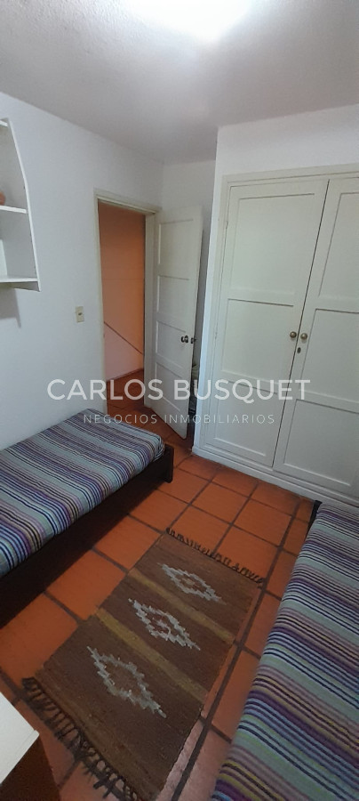 Casa ID.1060 - En Venta San Rafael, PDE Casa Tradicional, Cancha y Quincho en 1574m2 