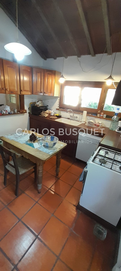Casa ID.1060 - En Venta San Rafael, PDE Casa Tradicional, Cancha y Quincho en 1574m2 