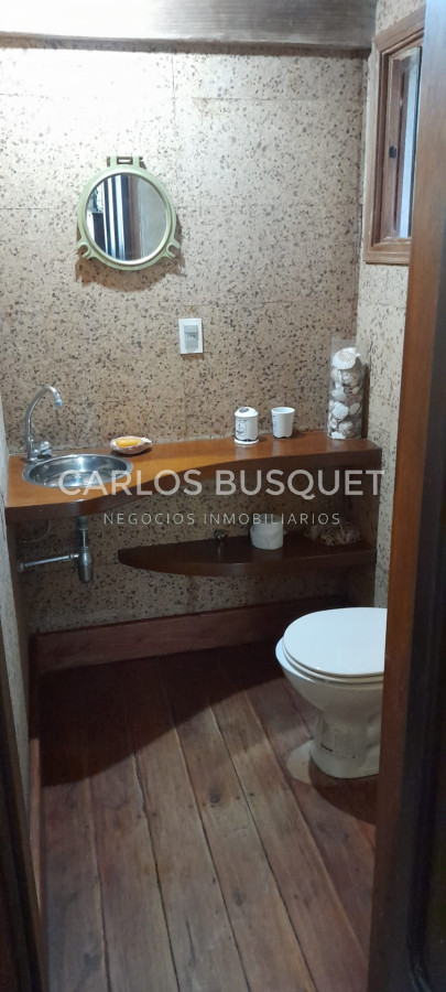 Casa ID.1060 - En Venta San Rafael, PDE Casa Tradicional, Cancha y Quincho en 1574m2 