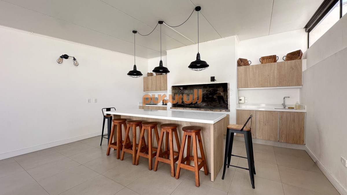 Apartamento ID.2439 - Venta Apartamento 4D + S Gran Metraje, Península, Punta Del Este