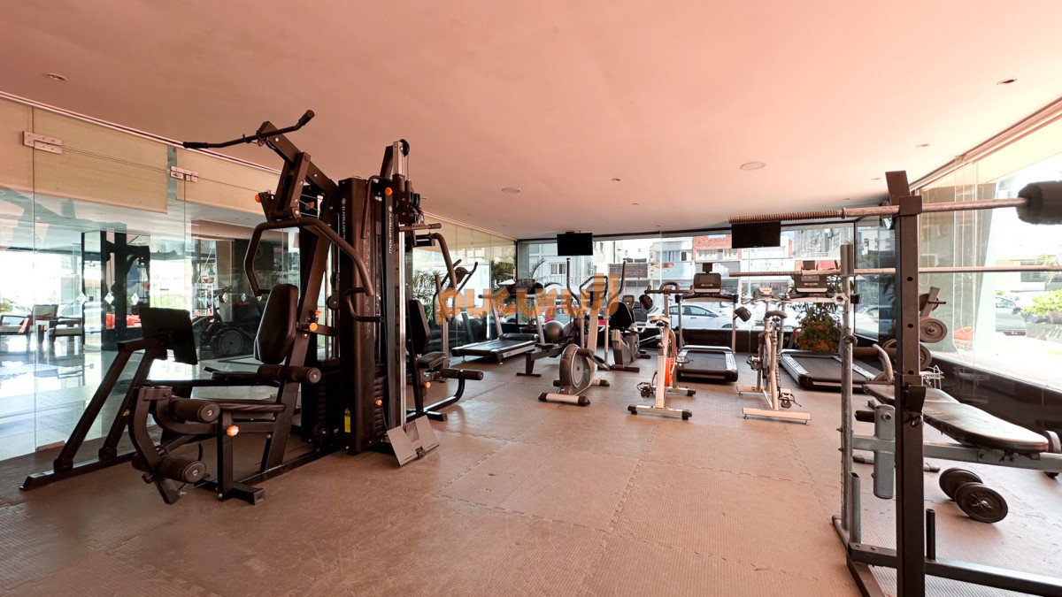 Apartamento ID.2439 - Venta Apartamento 4D + S Gran Metraje, Península, Punta Del Este