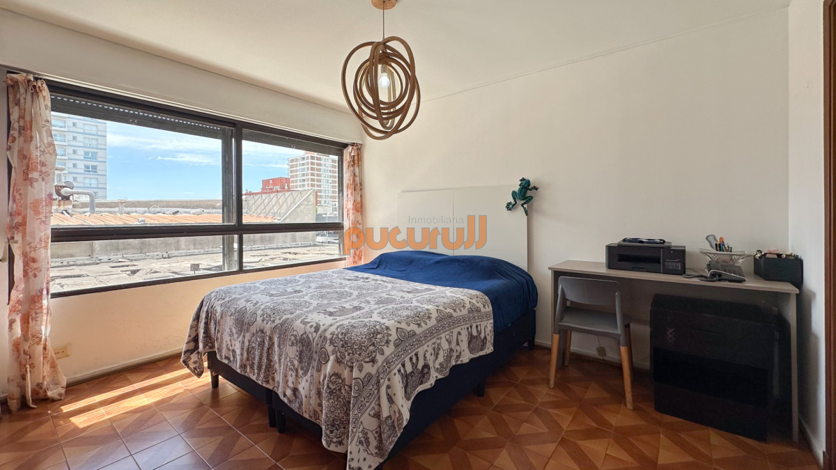 Apartamento ID.2439 - Venta Apartamento 4D + S Gran Metraje, Península, Punta Del Este