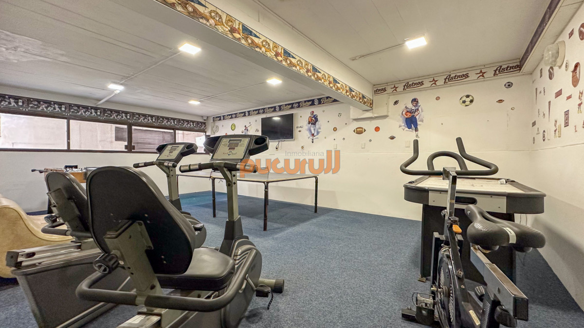 Apartamento ID.2439 - Venta Apartamento 4D + S Gran Metraje, Península, Punta Del Este