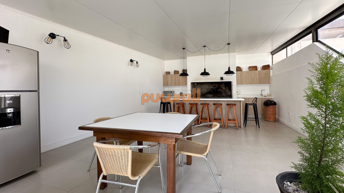 Apartamento ID.2439 - Venta Apartamento 4D + S Gran Metraje, Península, Punta Del Este