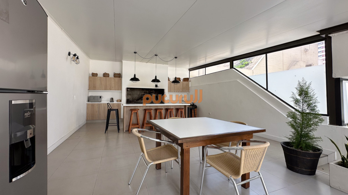 Apartamento ID.2439 - Venta Apartamento 4D + S Gran Metraje, Península, Punta Del Este
