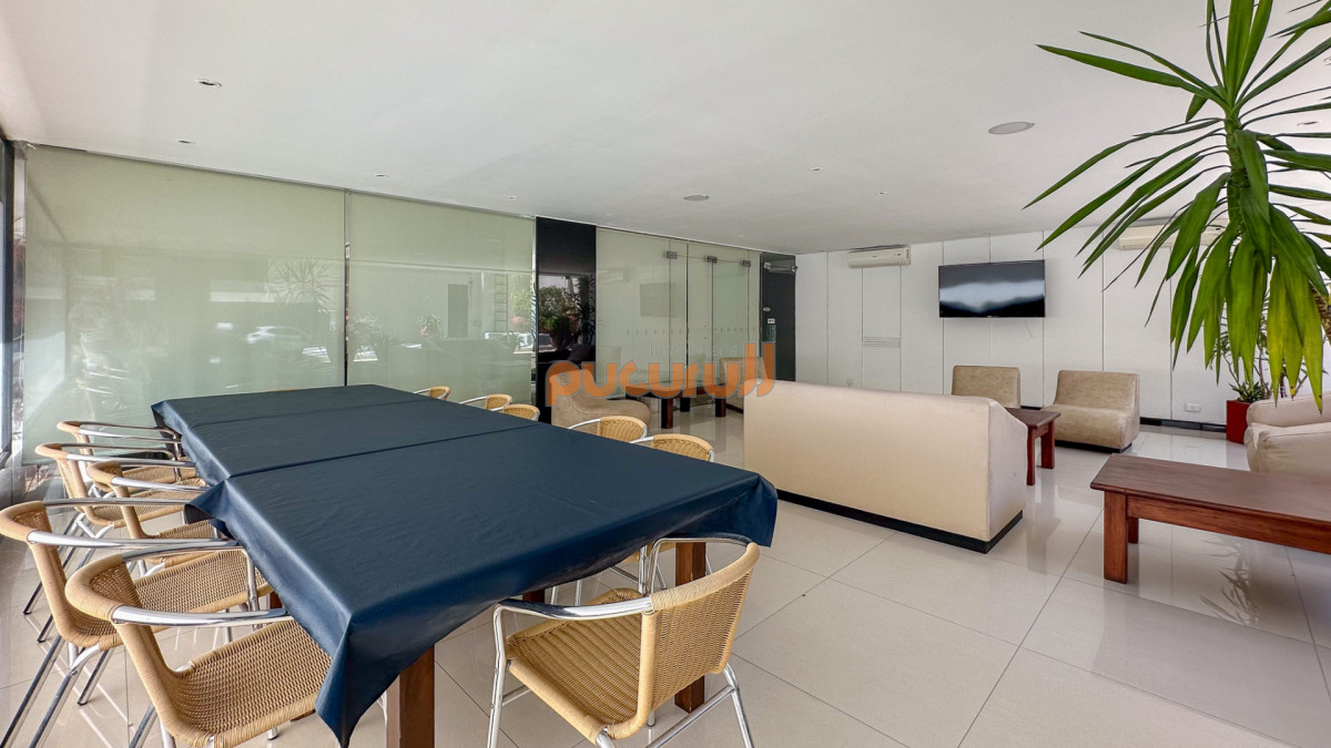 Apartamento ID.2439 - Venta Apartamento 4D + S Gran Metraje, Península, Punta Del Este