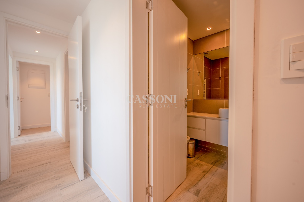 Apartamento ID.3104 - Espectacular PentHouse 2 Suites, Terraza EXCLUSIVA & Todos los Servicios, Edificio ISABEL, Punta Del Este