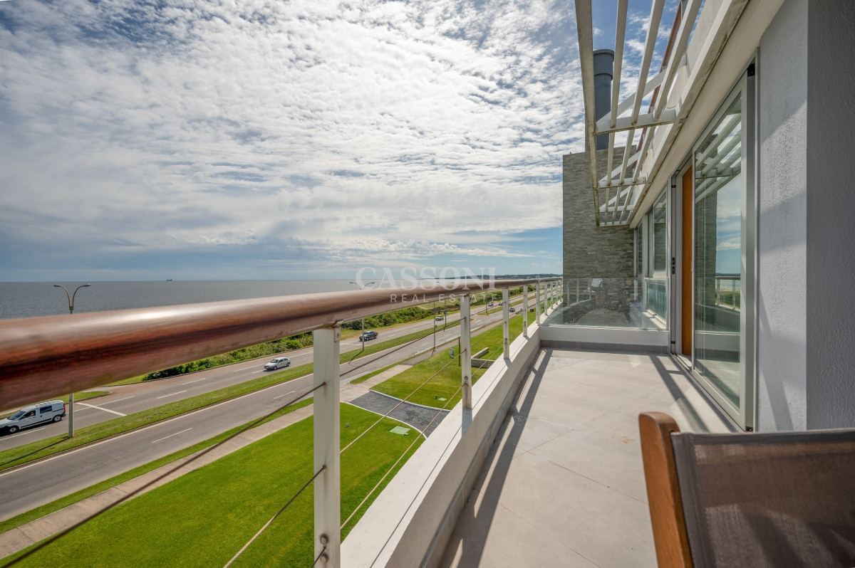 Apartamento ID.3096 - Espectacular PentHouse 4 Dormitorios, Terraza EXCLUSIVA & Todos los Servicios, Edificio ISABEL, Punta Del Este