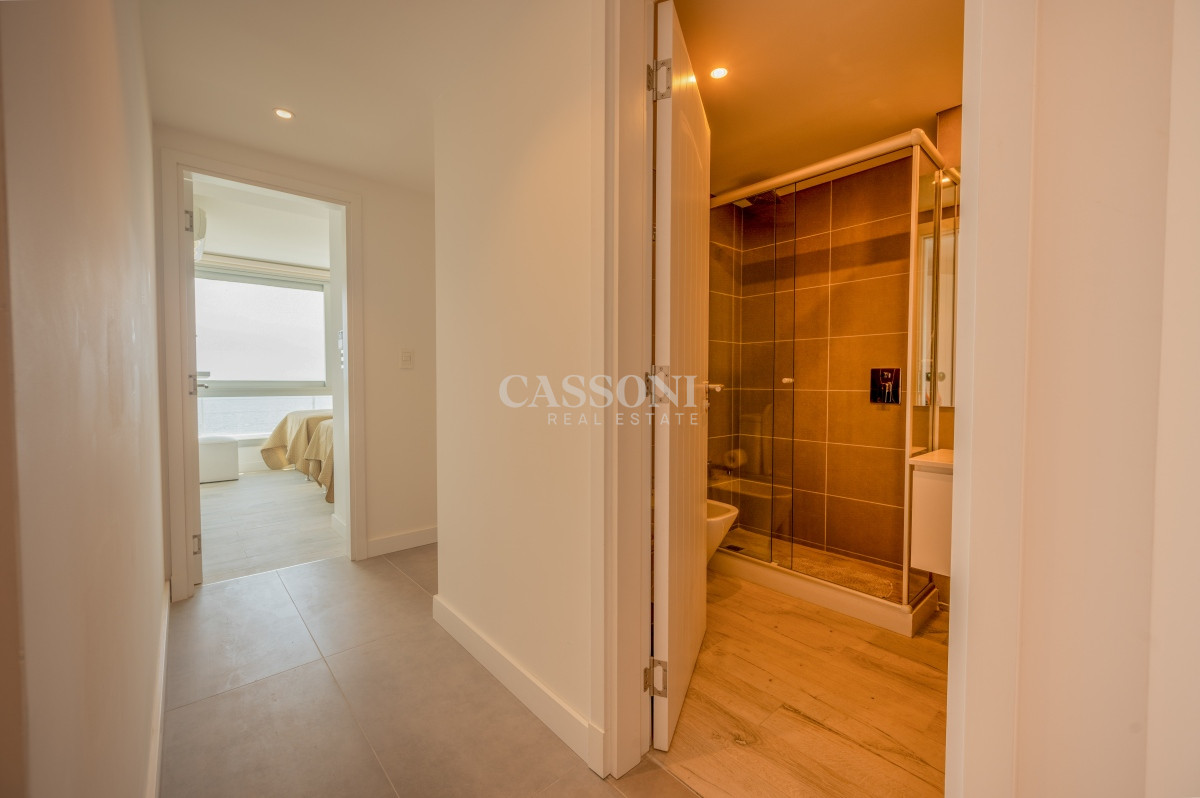 Apartamento ID.3096 - Espectacular PentHouse 4 Dormitorios, Terraza EXCLUSIVA & Todos los Servicios, Edificio ISABEL, Punta Del Este