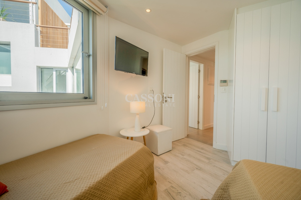 Apartamento ID.3096 - Espectacular PentHouse 4 Dormitorios, Terraza EXCLUSIVA & Todos los Servicios, Edificio ISABEL, Punta Del Este