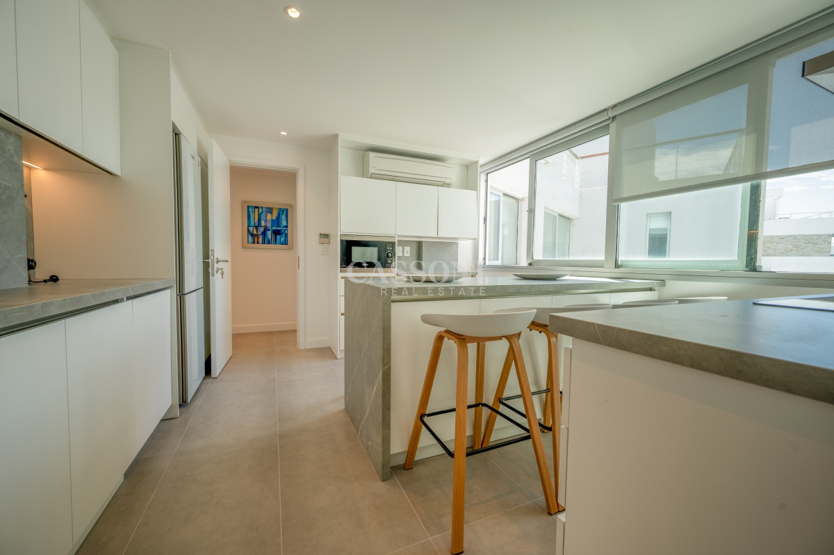 Apartamento ID.3096 - Espectacular PentHouse 4 Dormitorios, Terraza EXCLUSIVA & Todos los Servicios, Edificio ISABEL, Punta Del Este
