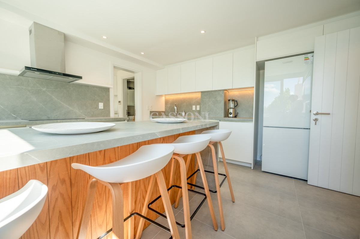 Apartamento ID.3096 - Espectacular PentHouse 4 Dormitorios, Terraza EXCLUSIVA & Todos los Servicios, Edificio ISABEL, Punta Del Este