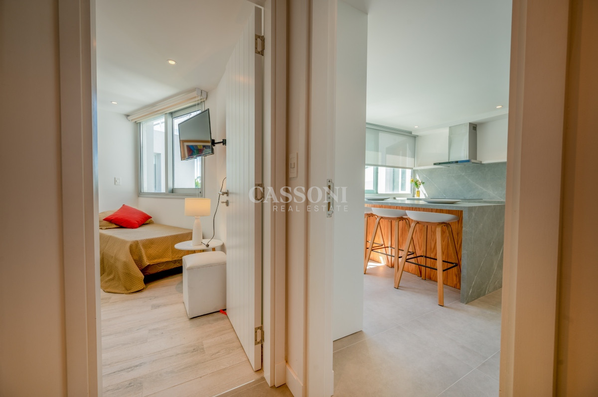 Apartamento ID.3096 - Espectacular PentHouse 4 Dormitorios, Terraza EXCLUSIVA & Todos los Servicios, Edificio ISABEL, Punta Del Este