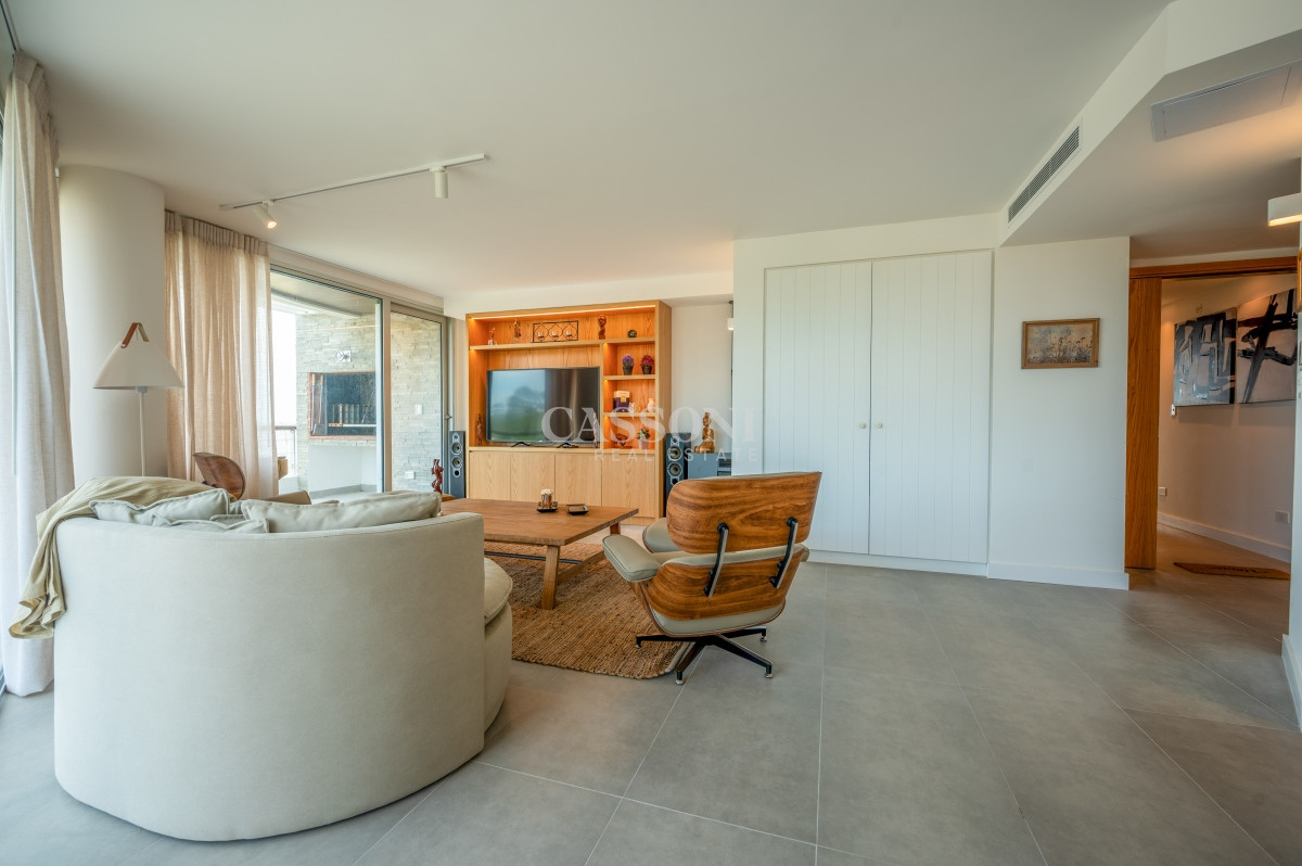 Apartamento ID.3104 - Espectacular PentHouse 2 Suites, Terraza EXCLUSIVA & Todos los Servicios, Edificio ISABEL, Punta Del Este